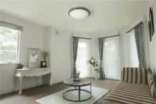 �ܹ���̿� Koizumi �������߾��� LED������� AH56121